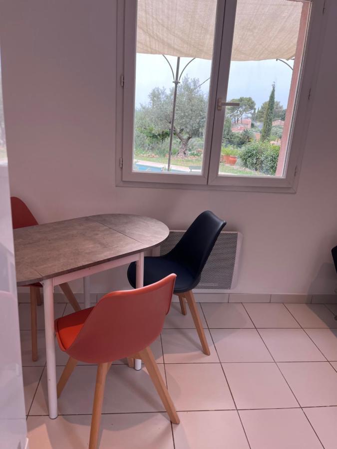 Hauteurs De Toulon : Charmant Studio Piscine Εξωτερικό φωτογραφία